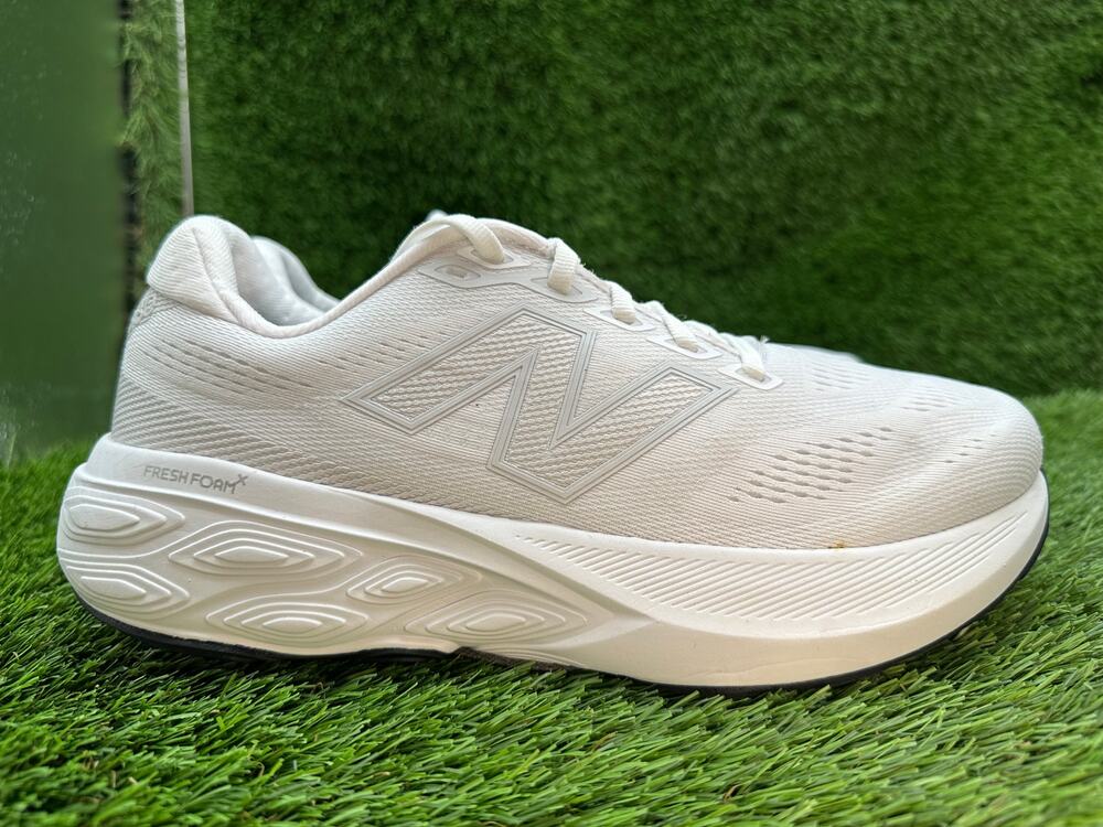 New Balance Fresh Foam X 880v15 W880W15 Athletic Sneaker Unisex M7/W8.5 White